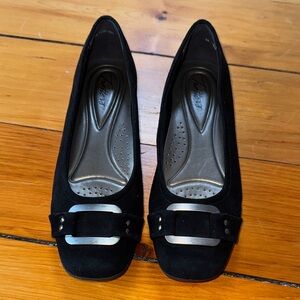 Trotters Black Flats with Silver Accent